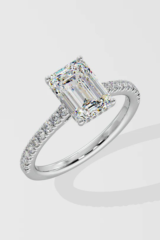 2 ct Emerald Solitaire Ring - Image 2