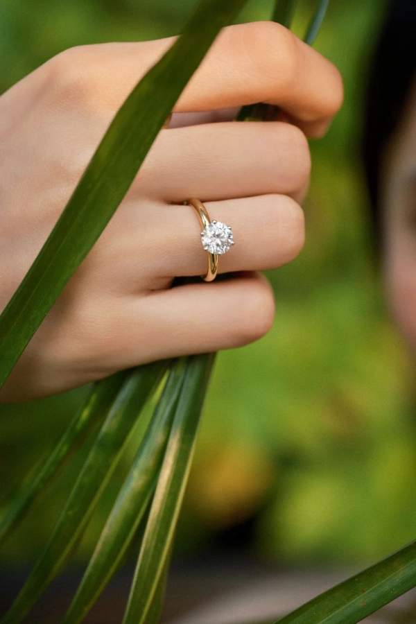 1 ct tapered round solitaire ring - Image 7